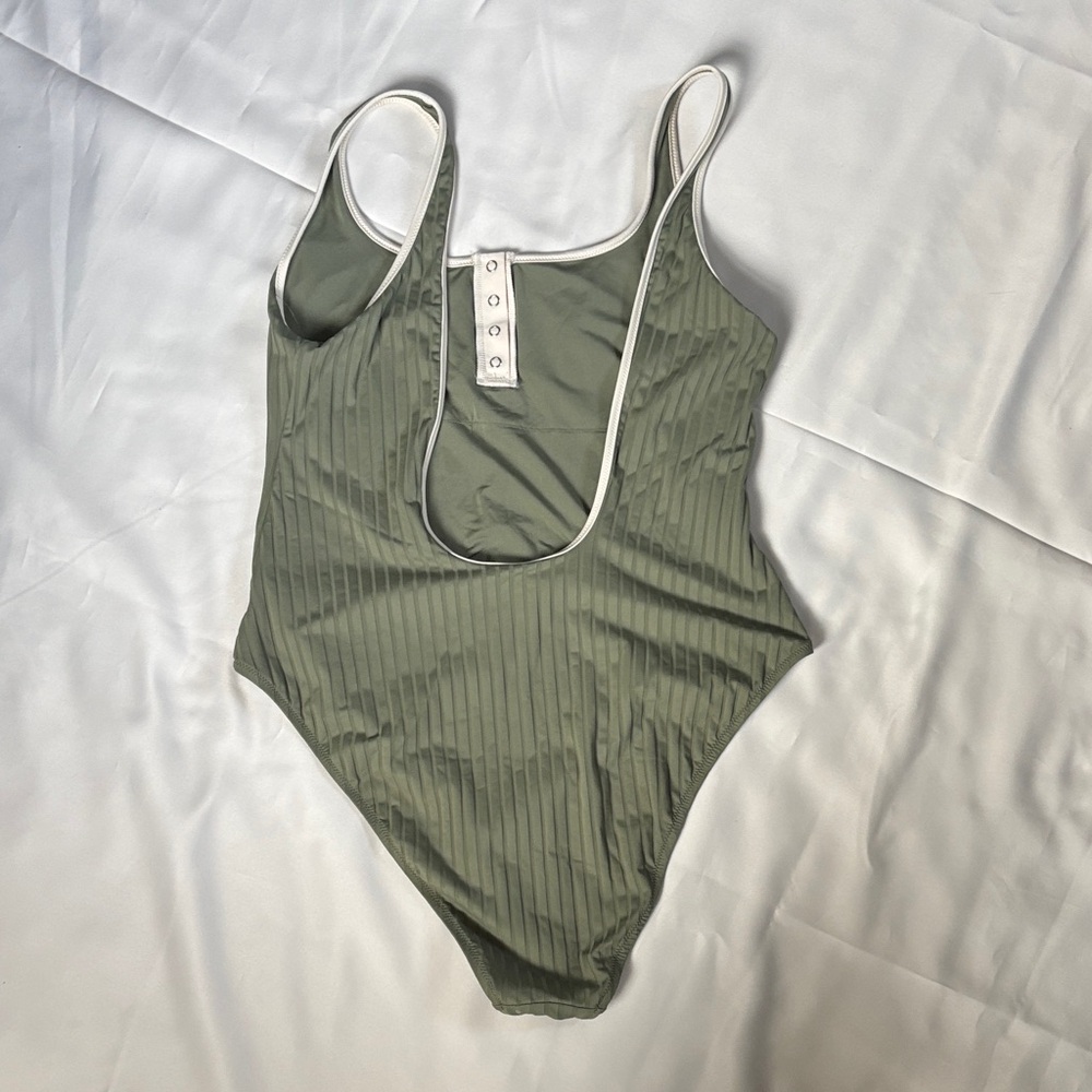 Aerie Green Ribbed One-Piece Swimsuit SZ XL - Picture 7 of 8